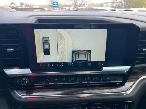 Used 2025 Chevrolet Silverado 1500 LT Trail Boss w/ Convenience Package II image 42