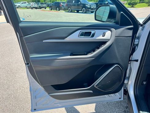 New 2026 Ford Explorer Active w/ Active Comfort Package RWD image 11