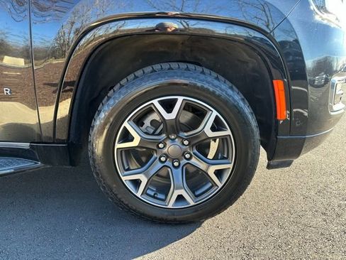 Used 2024 Jeep Wagoneer L Series III w/ Flexible Seating Group image 14