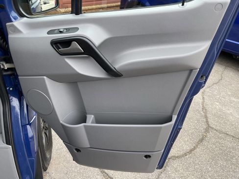 Used 2014 Mercedes-Benz Sprinter 2500 image 40