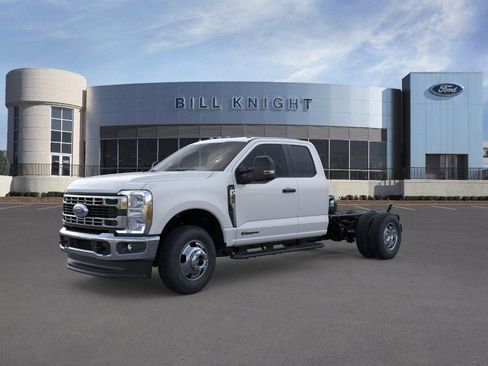 New 2026 Ford F350 XLT w/ XLT Value Package AWD/4WD image 2