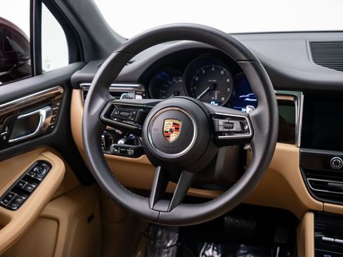 Certified 2026 Porsche Macan AWD/4WD image 13