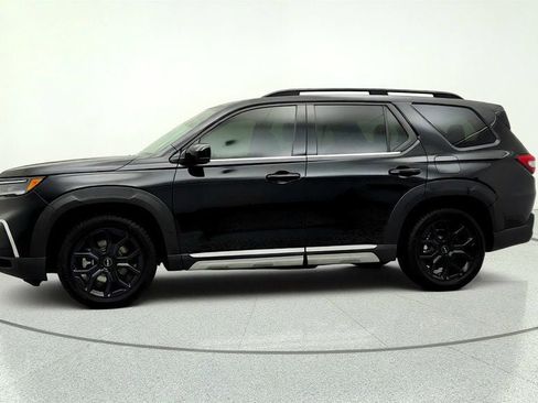 Used 2025 Honda Pilot Touring image 8