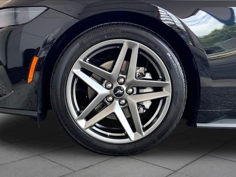 Used 2025 Ford Mustang Coupe RWD image 10