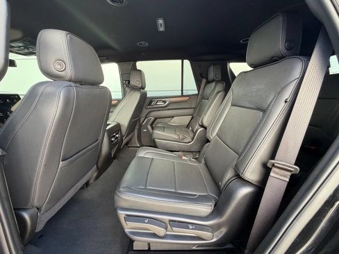 Used 2025 GMC Yukon Denali AWD/4WD image 19
