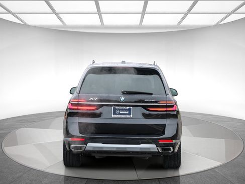 Used 2023 BMW X7 xDrive40i image 3