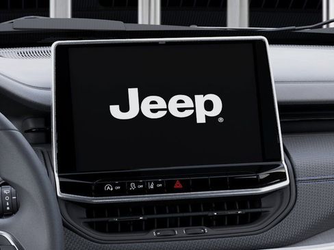 New 2026 Jeep Compass Latitude image 18