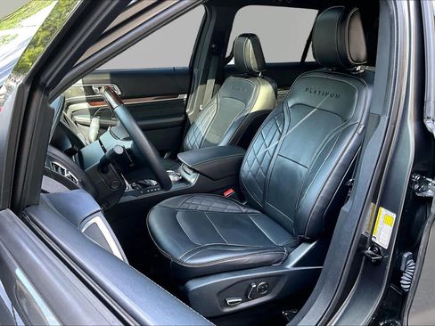 Used 2018 Ford Explorer Platinum AWD/4WD image 8