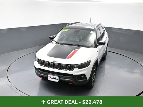 Used 2025 Jeep Compass Trailhawk w/ Trailer Tow Group image 47