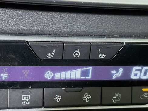 Certified 2019 Nissan Altima 2.0 Platinum FWD image 13