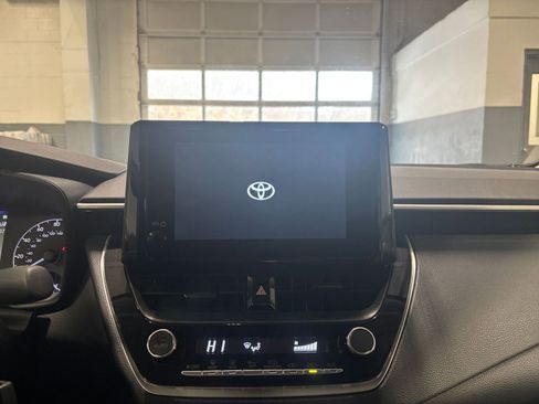 Used 2025 Toyota Corolla LE image 20