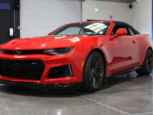 Used 2019 Chevrolet Camaro ZL1 RWD image 5