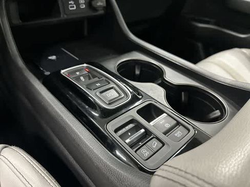 Used 2025 Honda Pilot EX-L image 24