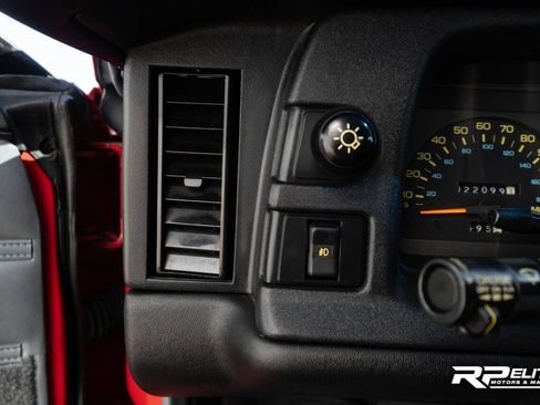 Used 1991 Chevrolet Camaro Z28 RWD image 66
