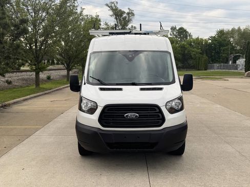 Used 2019 Ford Transit 250 148 Medium Roof RWD image 9
