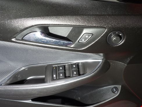 Used 2019 Chevrolet Cruze LS image 9