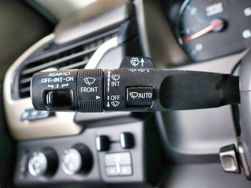 Used 2019 GMC Yukon Denali w/ Open Road Package AWD/4WD image 37