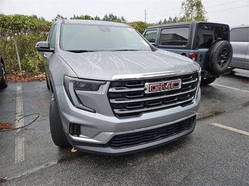 Used 2025 GMC Acadia Elevation image 4