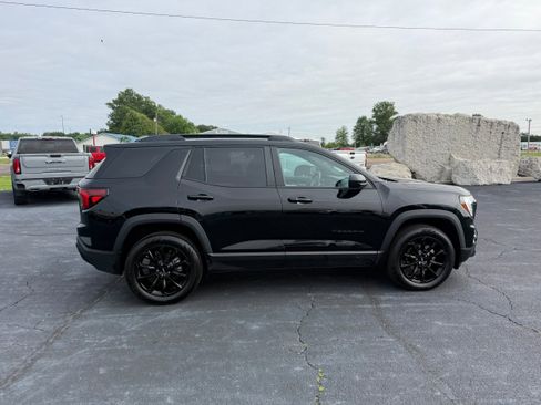 Used 2025 GMC Terrain Elevation w/ Black Edition AWD/4WD image 8