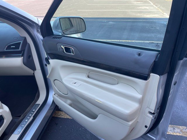 Used 2019 Lincoln MKT AWD image 44