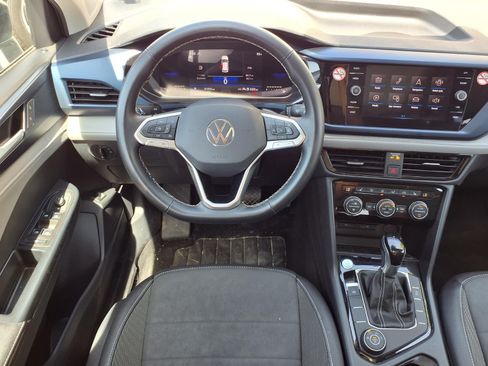 Used 2024 Volkswagen Taos SE AWD/4WD image 6