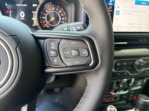 Used 2026 Jeep Gladiator Sport AWD/4WD image 20