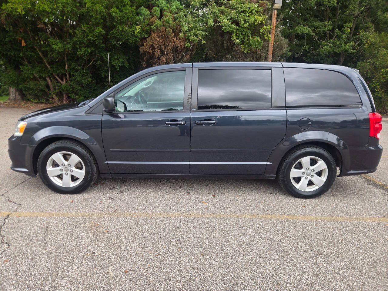 Used 2013 Dodge Grand Caravan SE FWD image 4