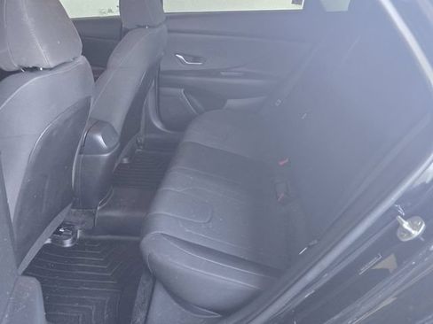 Used 2021 Hyundai Elantra SE w/ Cargo Package FWD image 16