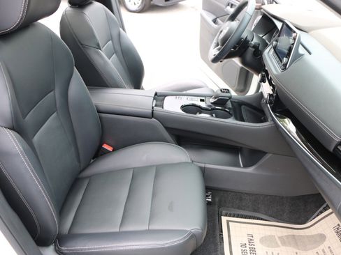 Used 2023 Nissan Rogue SL FWD image 30