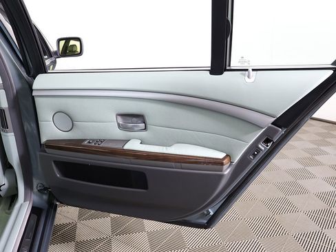 Used 2004 BMW 745Li image 24