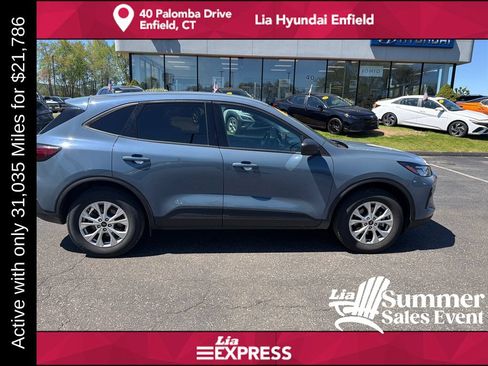 Used 2025 Ford Escape Active AWD/4WD image 2