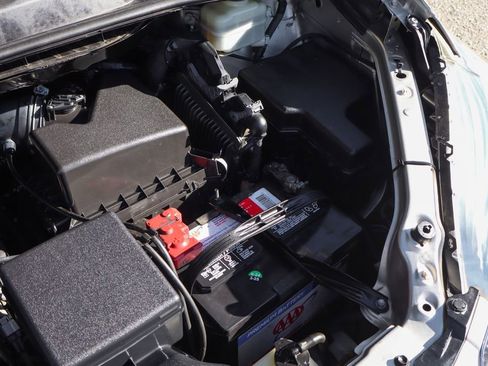 Used 2017 Toyota Sienna LE image 13