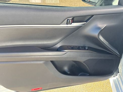 Used 2023 Toyota Camry LE image 5