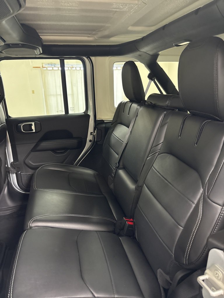 Used 2023 Jeep Wrangler Unlimited Sahara w/ Cold Weather Group AWD/4WD image 26