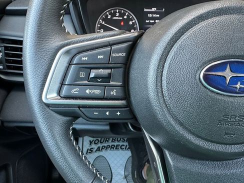 Used 2025 Subaru Outback Premium AWD/4WD image 3