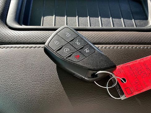 Used 2021 GMC Yukon SLT w/ SLT Luxury Plus Package image 32