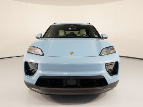 New 2025 Porsche Macan 4 Electric image 10