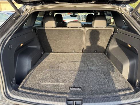 Used 2020 Volkswagen Atlas Cross Sport SE w/ Panoramic Sunroof Package image 13