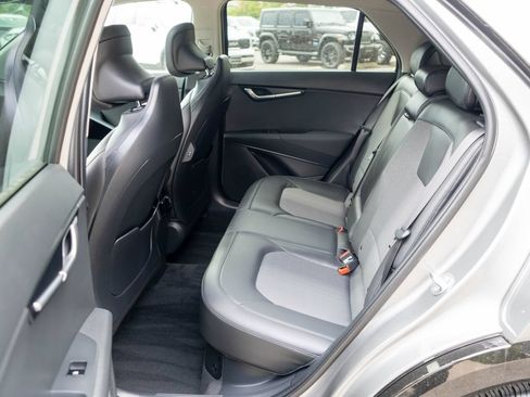 Certified 2024 Kia Niro EX Touring FWD image 12