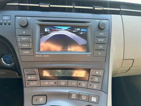 Used 2012 Toyota Prius Three w/ Solar Roof Pkg FWD image 23