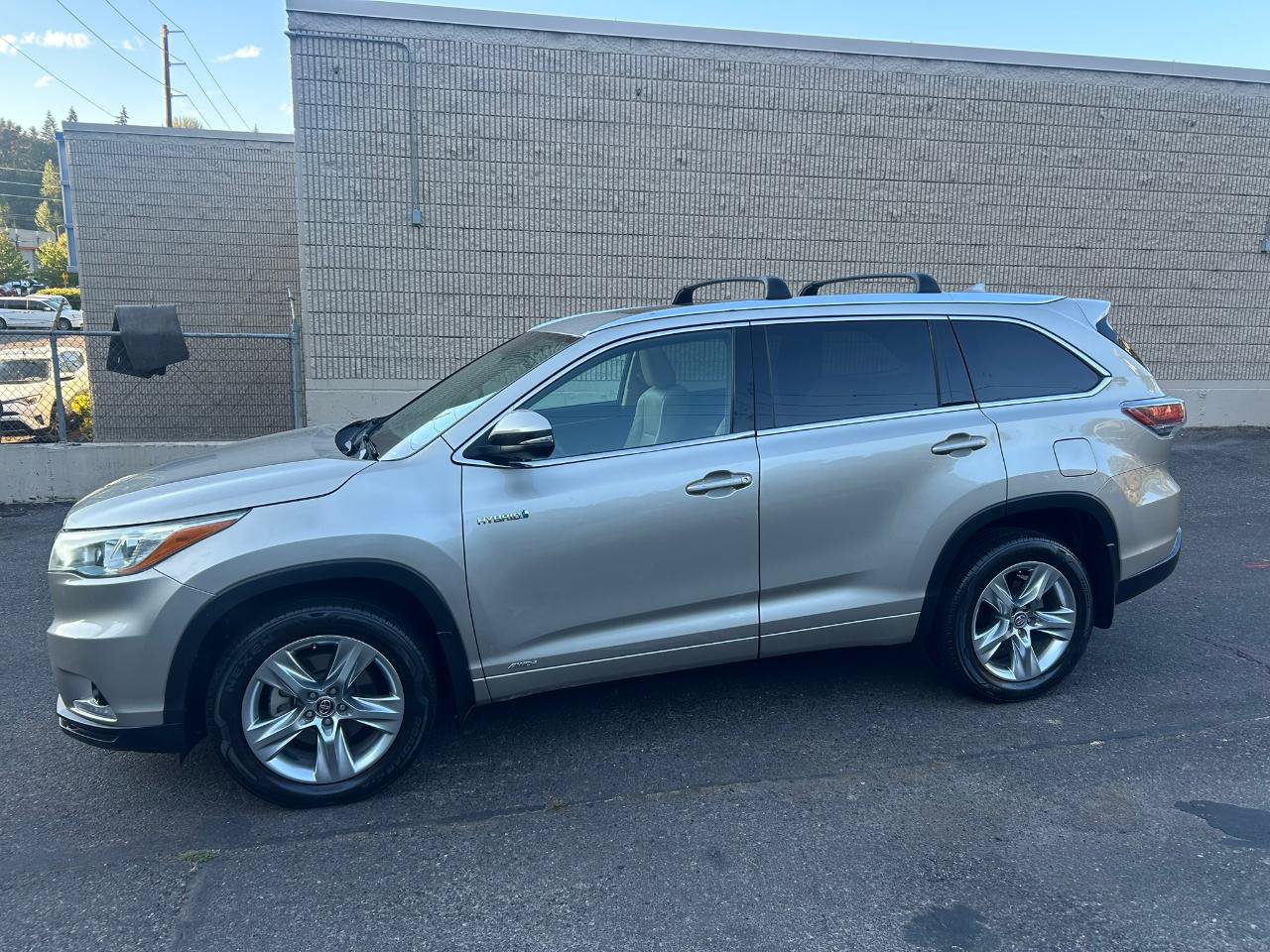 Used 2016 Toyota Highlander Limited AWD/4WD image 8