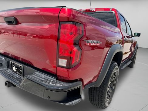 Used 2024 Chevrolet Colorado Trail Boss w/ Technology Package AWD/4WD image 29