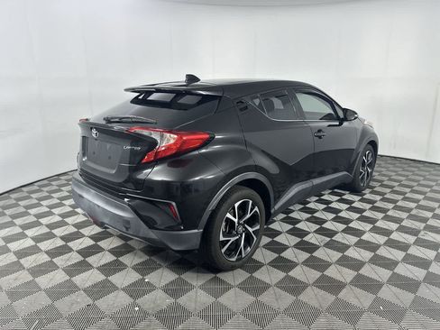 Used 2019 Toyota C-HR Limited FWD image 8
