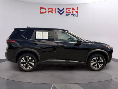 Used 2023 Nissan Rogue SV FWD image 6