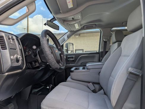 Used 2018 Chevrolet Silverado 2500 W/T w/ WT Convenience Package image 9