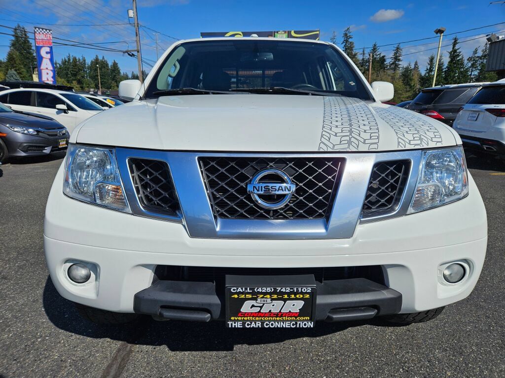 Used 2016 Nissan Frontier PRO-4X w/ Pro-4x Graphics Package AWD/4WD image 2