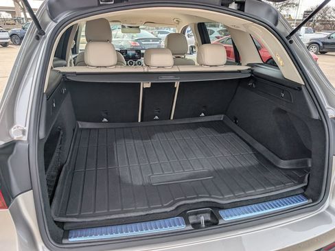 Used 2022 Mercedes-Benz GLC 300 w/ Premium Package Lite image 26