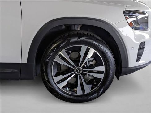Certified 2025 Mercedes-Benz GLB 250 4MATIC image 23