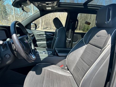 Used 2023 Cadillac Escalade Sport w/ LPO, ONYX Package image 13