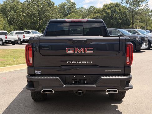 Used 2025 GMC Sierra 1500 Denali w/ Technology Package AWD/4WD image 11